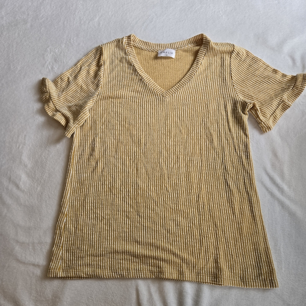 Emelia Mustard V-Neck Ribbed Tee Size Medium